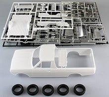 Hasegawa 1:24 CAR SERIES NISSAN SUNNY TRUCK (GB121) LONG BODY DELUXE Plastic Model